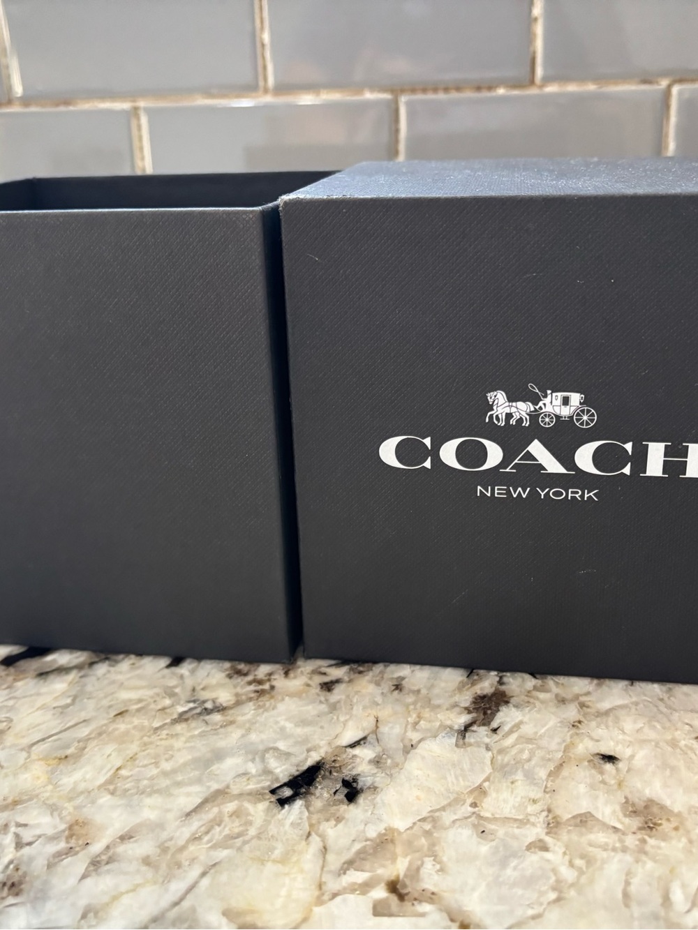 Authentic Coach box - Picture 3 of 6